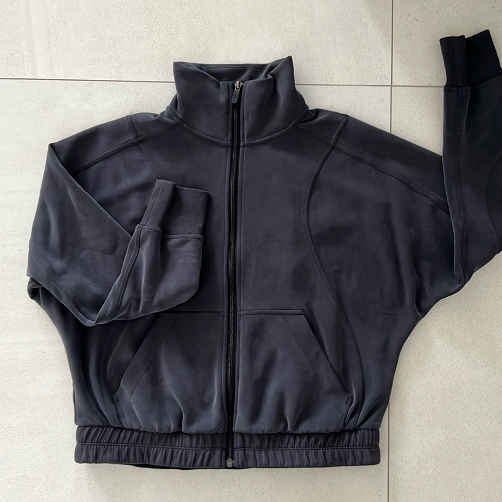 Lululemon zip up never worn